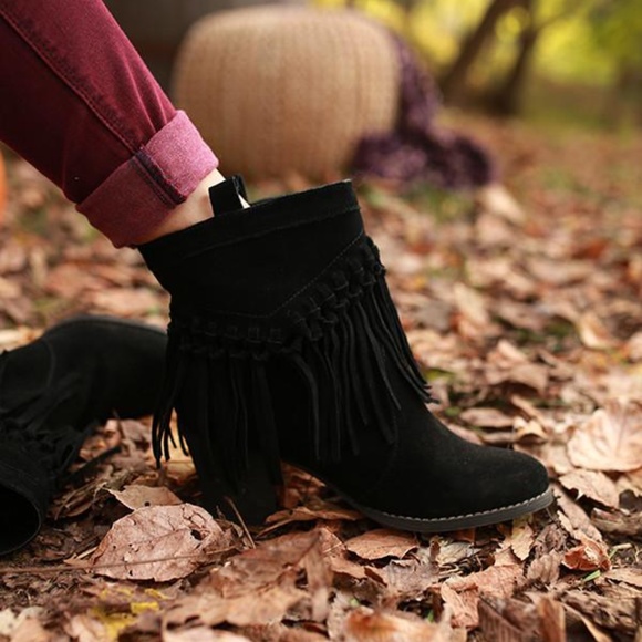 Anthropologie Shoes - Black Distressed Knotted Fringe Boho Slouchy Boots